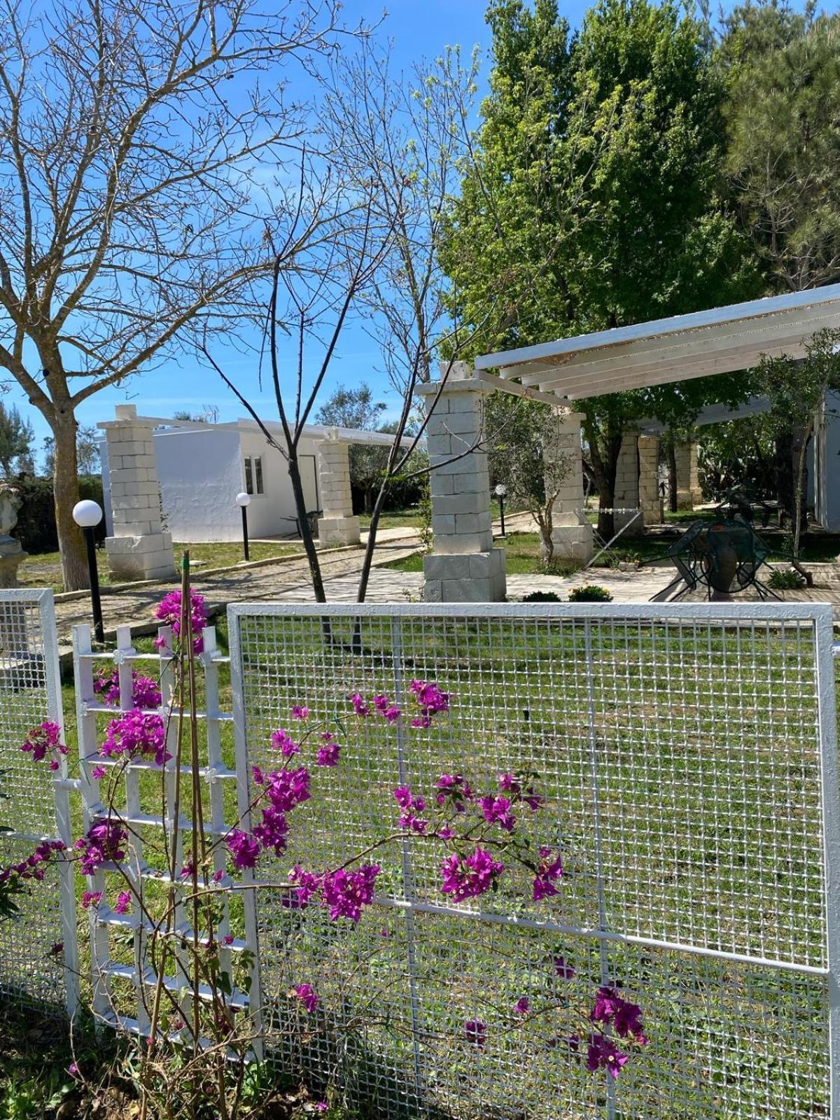Agriturismo Tenuta La Monaca Aradeo Kültér fotó