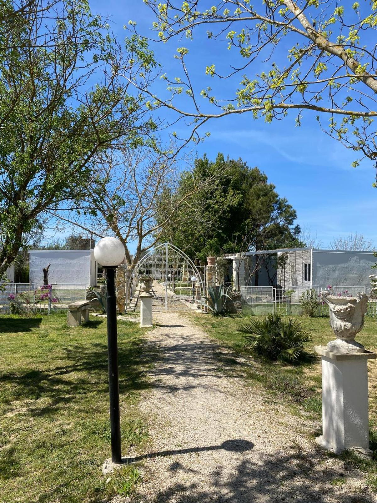 Agriturismo Tenuta La Monaca Aradeo Kültér fotó